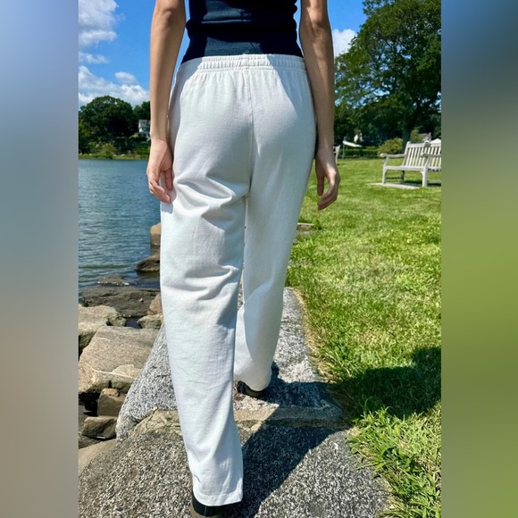 Brandy Melville white Anastasia sweatpants - Picture 3 of 4